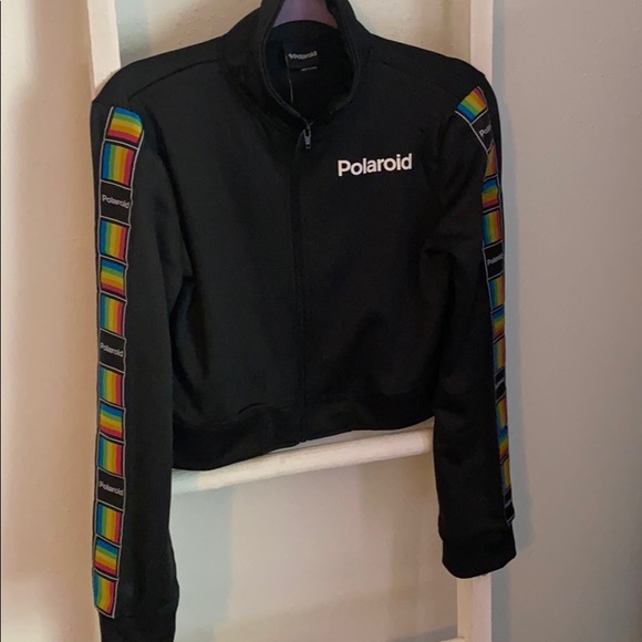 black cropped zip up sweater